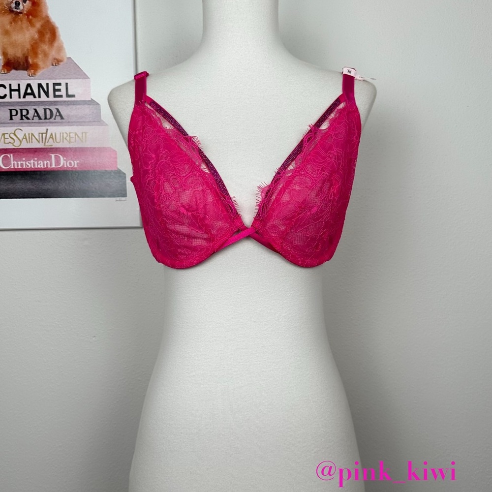 ⬇️REDUCED❗️ Victoria’s Secret Very Sexy Unlined Lace Low-Cut Demi Bra